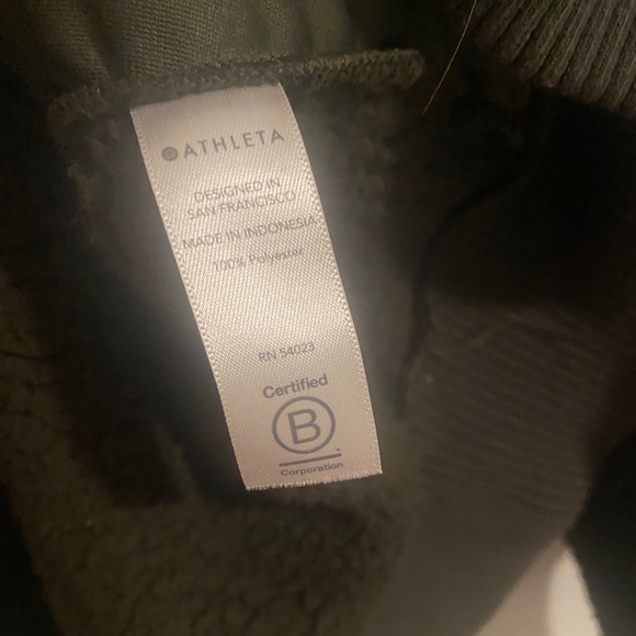 Athleta Talus Sherpa 1/2 Zip Pullover, Army Green, Barely Worn, Size L - Picture 4 of 8